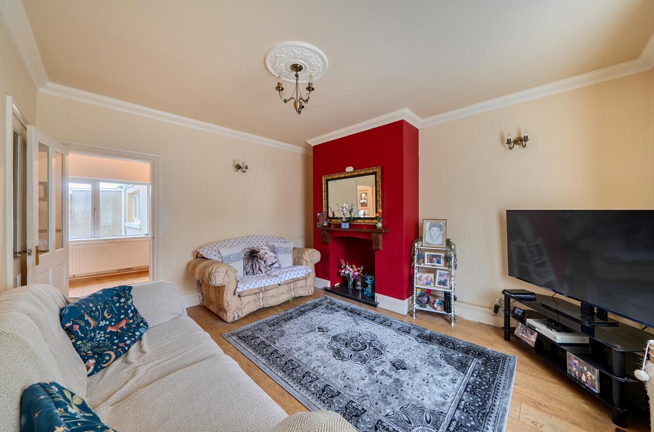 Heol Tregoning, Llanelli, SA15 2BD